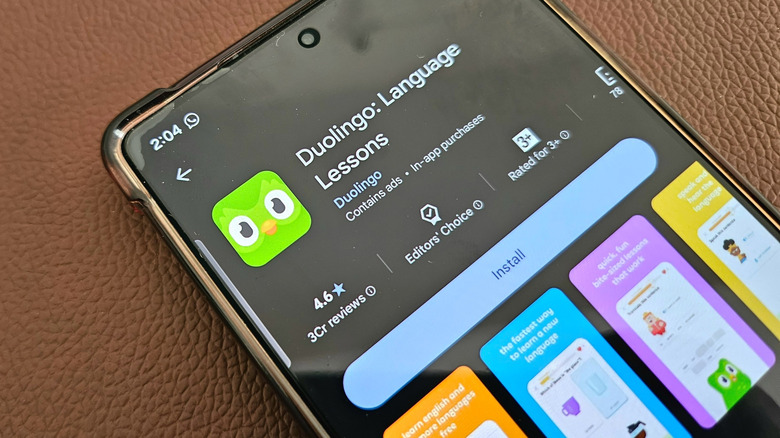 A phone screen displaying information on installing the Duolingo app