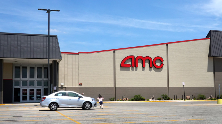 Parking lot in front of an AMC movie theater in Norridge