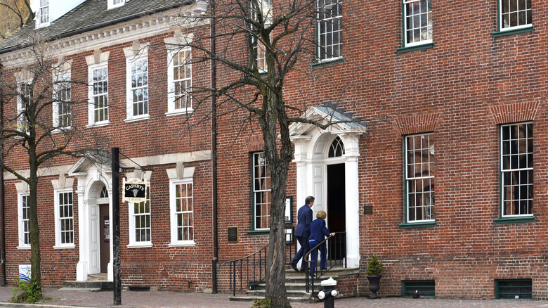 Exterior of Gadsby's Tavern in Alexandria, Virginia