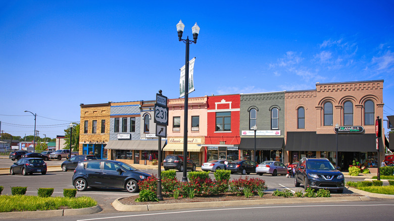 Storefronts in Lebanon, Tennessee