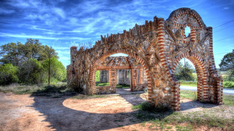 Ruins of petrified style gas station in Glen Rose, Texas