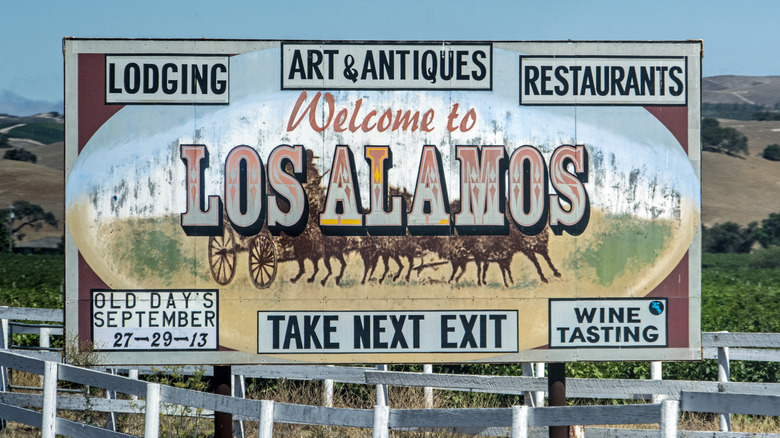 Welcome to Los Alamos sign