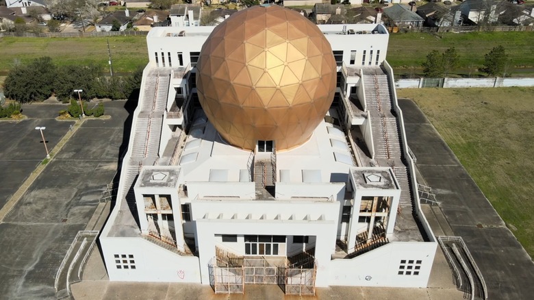 Aerial view of the front of the Palace of the Golden Orbs in Houston