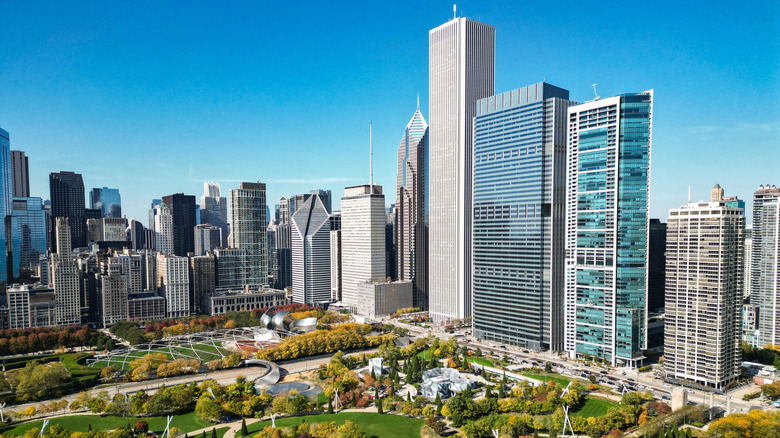 Buildings towering over a park in Chicago, Illinois
