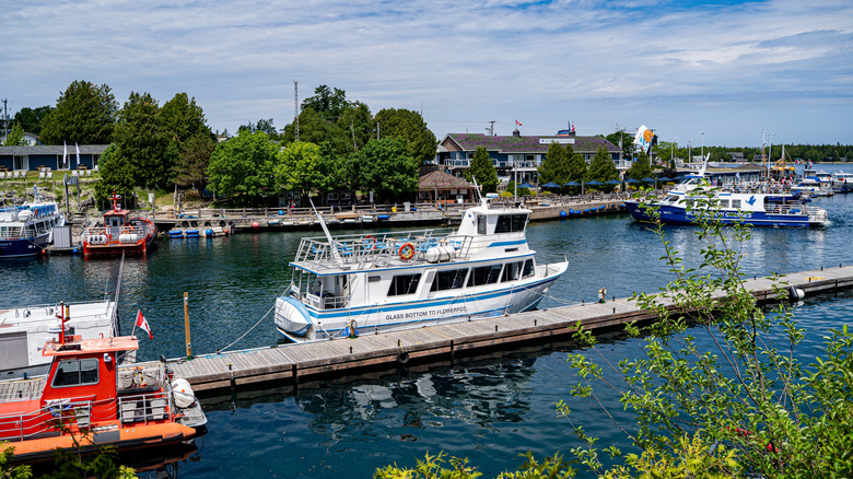 Boats docked at the harbour in Tobermory