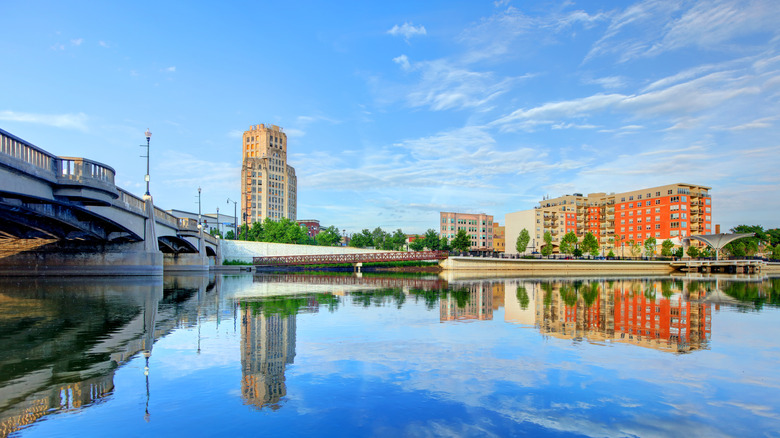 Elgin Illinois and the Fox River