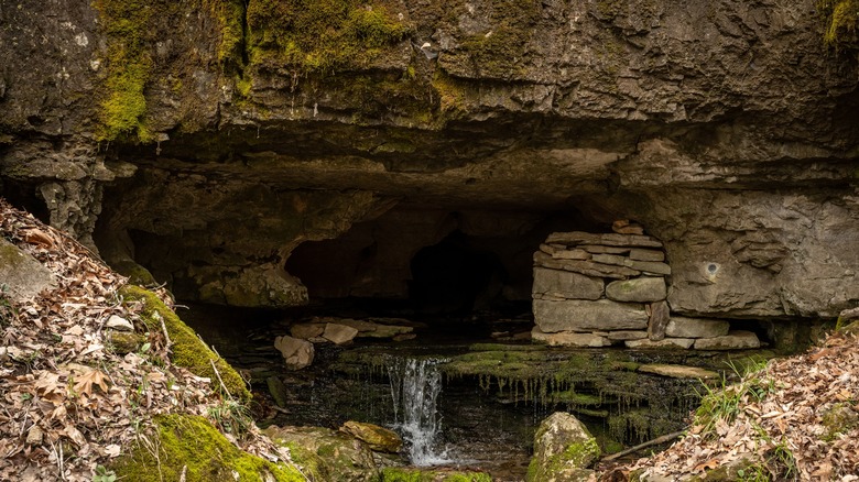 waterfall rock shelter mammoth cave