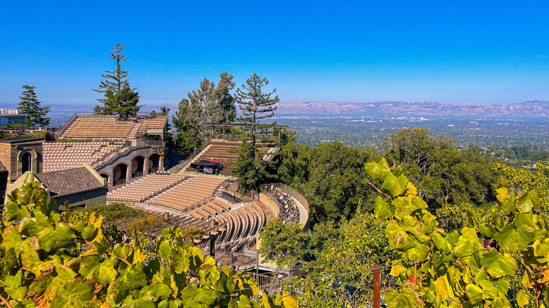 Saratoga, Cliafornia winery and amphitheater