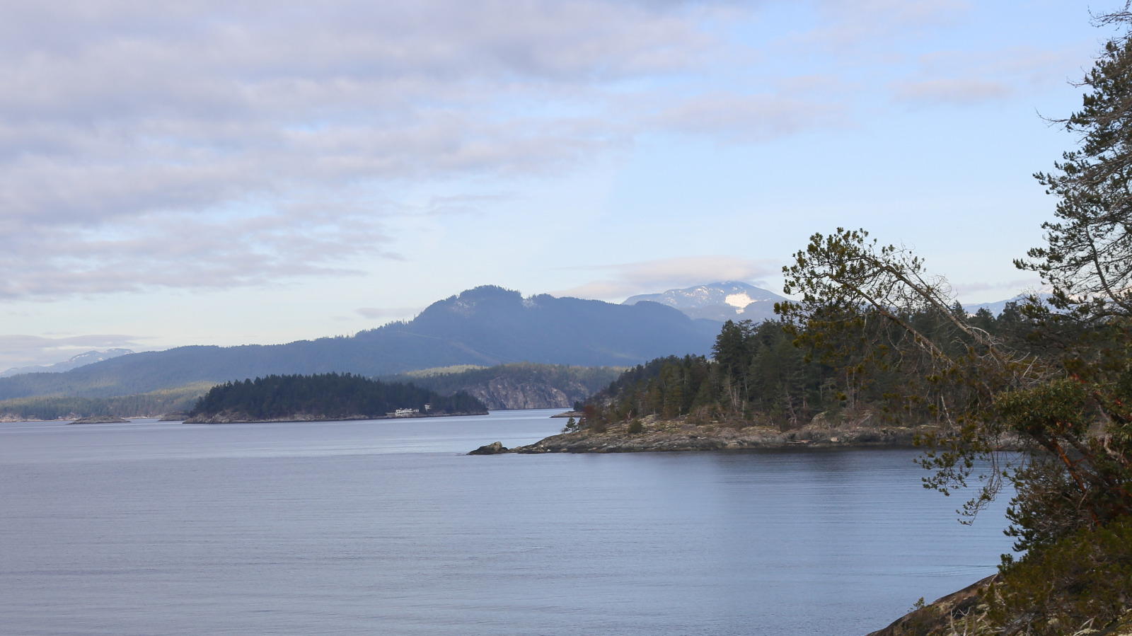 This Is Canada's Most Scenic Mountain Hike On The Sunshine Coast, According To Reviews - Islands