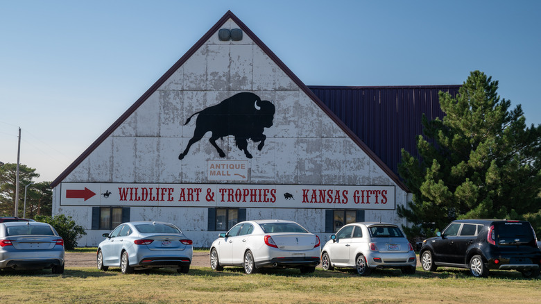 Cars outside an antique shop in Colby, Kansas