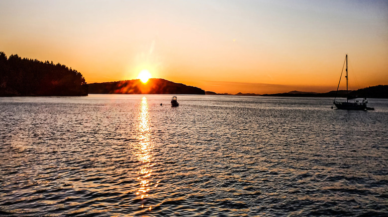 Sunset over the water at Turn Island Marine State Park