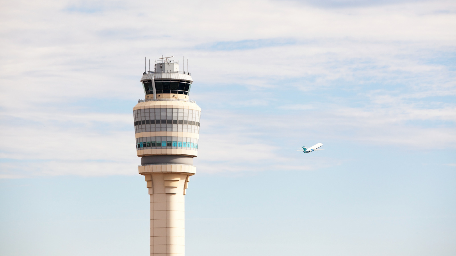 This Major US Airline Is Cutting Several Routes From ATL, America's Busiest Airport