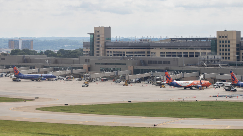 Planes lined up on the tarmac at Minneapolis-St. Paul airport