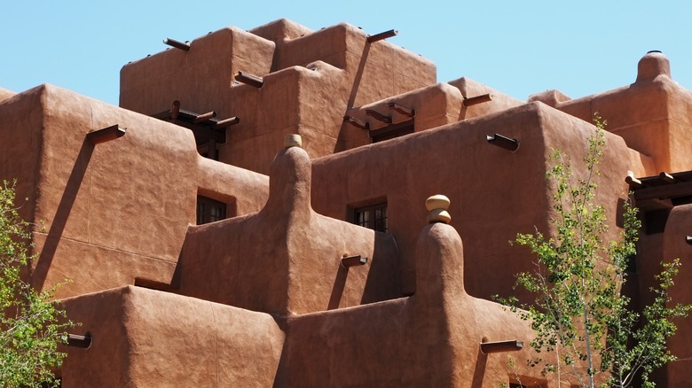 Exterior of Loretto Inn in Santa Fe