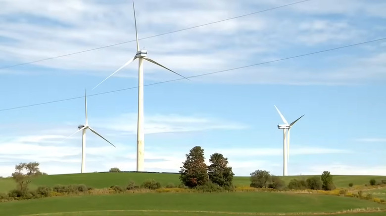 Turbines of Madison Wind Farm in New York surrounded by a pasture before demolition