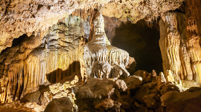 Impressive rock formations in Florida Caverns State Park