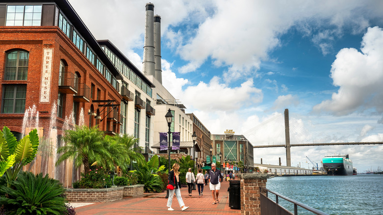 Shops and restaurants along River Street