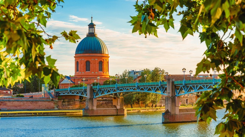 Walk across Pont Saint-Pierre 