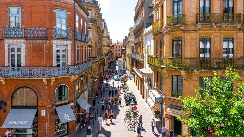 Stroll Toulouse's wide boulevards
