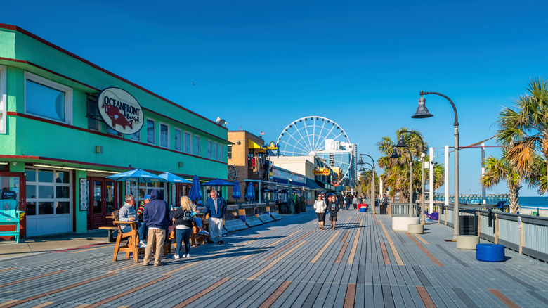 The Boardwalk in Myrtle Beach with its restaurants an shops
