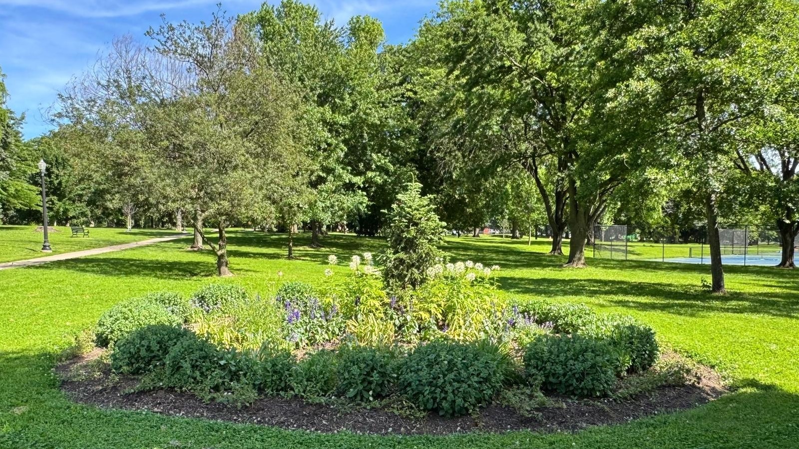 This Popular Ohio Park Is A City Stunner That Hosts Vibrant Events, Victorian Charm, And Idyllic Views