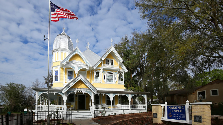 Exterior of Donnelly House in Mount Dora, FL