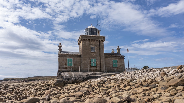 Blacksod Lighthouse on a sunny day