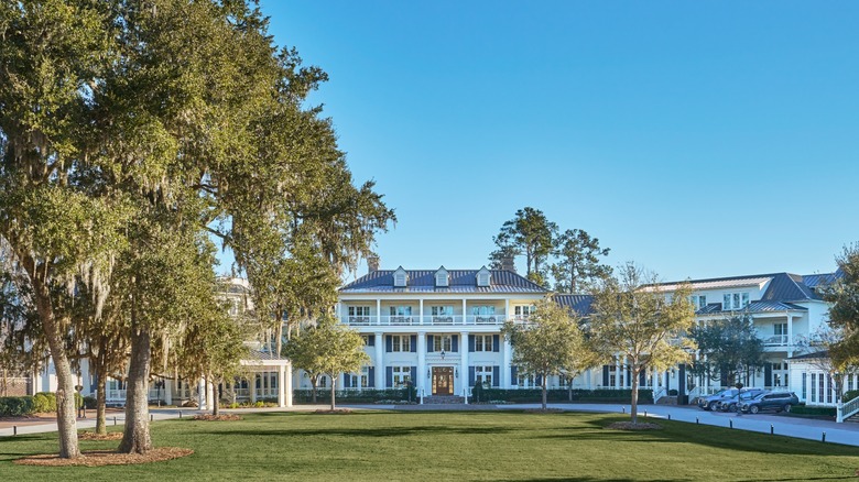 Exterior facade of the Montage Palmetto Bluff
