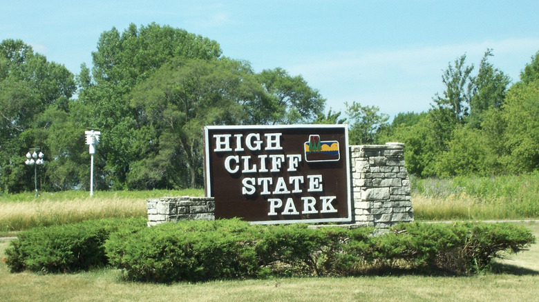 Entrance sign at High Cliff State Park