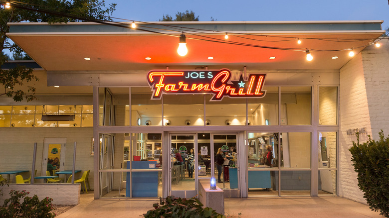 Facade of Joe's Farm Grill in Arizona
