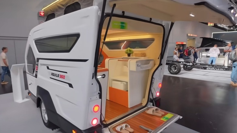 Exterior of Lindu Aquila 360 RV