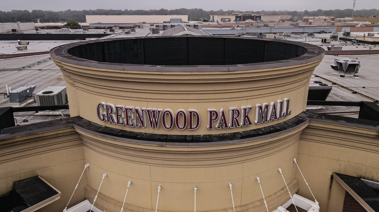 Greenwood Park Mall sign and entrance