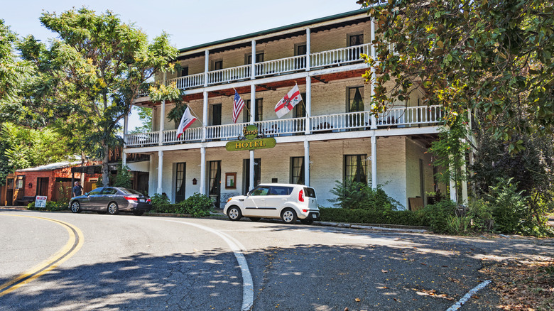 The historic St. George Hotel in the heart of Volcano, CA