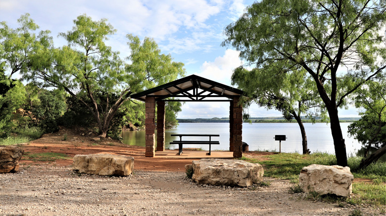 Possum Kingdom covered picnic area