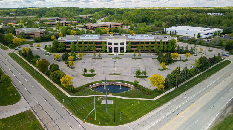A bird's-eye view of buildings in Farmington Hills, Michigan