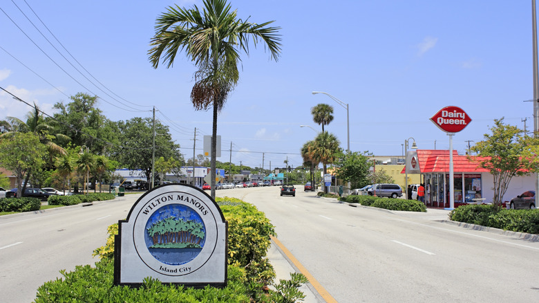 A street sign of the Wilton Manors city limit
