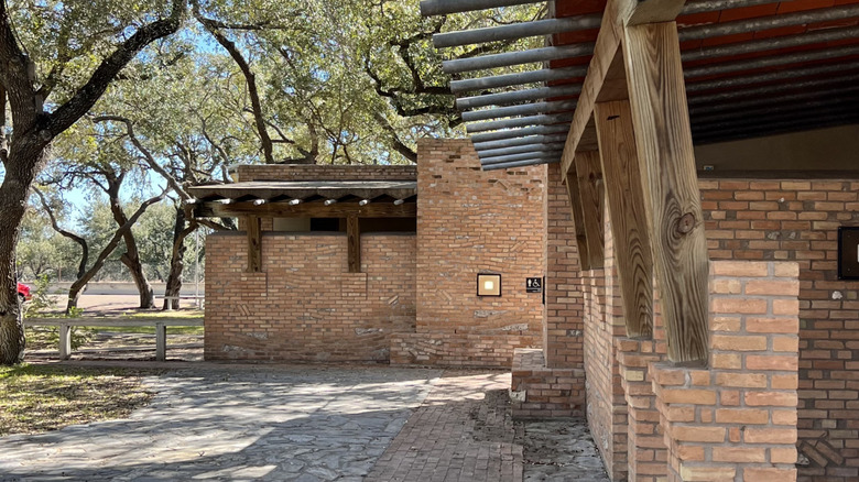 Brooks County Safety Rest Area facilities