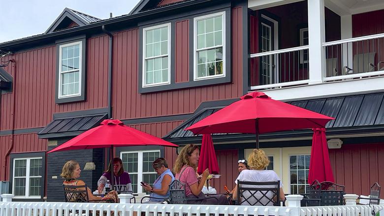 Women at outdoor restaurant, Lewiston, New York