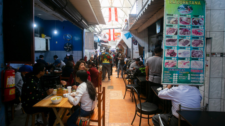 Restaurants and food stalls at Surquillo's Mercado 1
