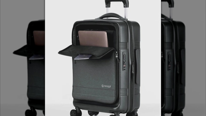 Product photo of the Biaggi Runway Hybrid Expandable Underseater suitcase