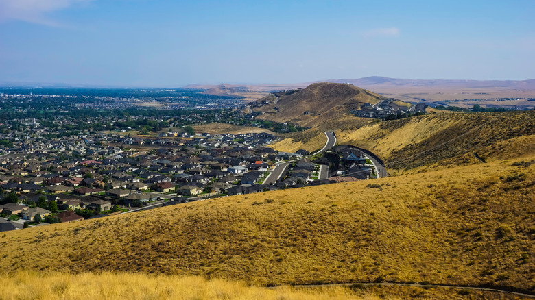 A mountainside view of Pasco and Kennewick on a sunny day in Washington