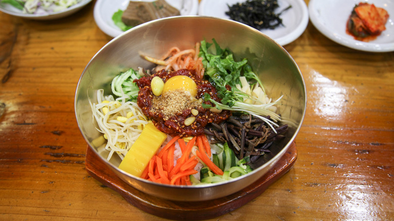 A Jeonju Bibimbap with side dishes