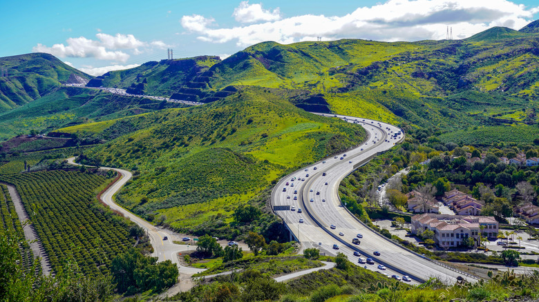 A winding road leading to Thousand Oaks, California