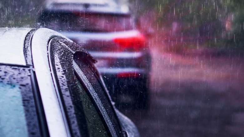 thunderstorm on cars break lights