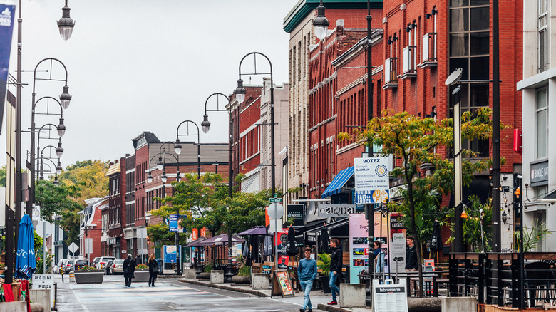 The bustling main street in Trois-Rivières, Quebec