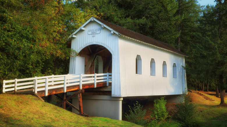 A white covered bridge