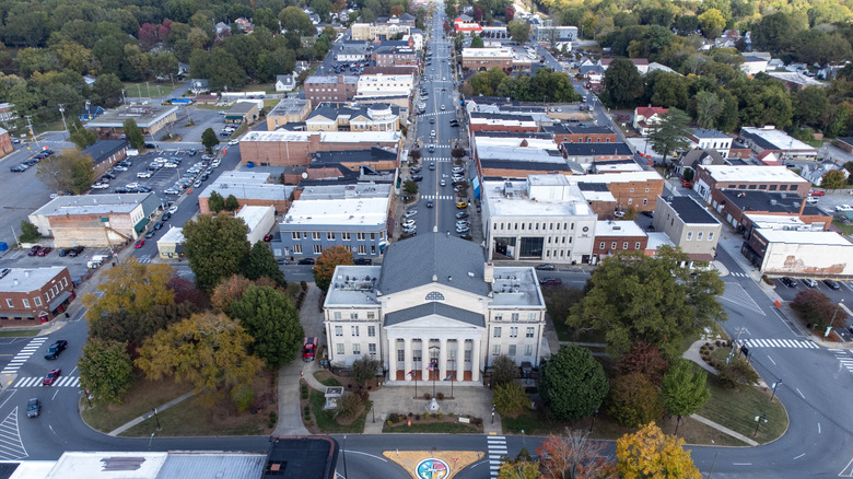 Aerial view of the Lincoln County Courthouse in Lincolnton, North Carolina