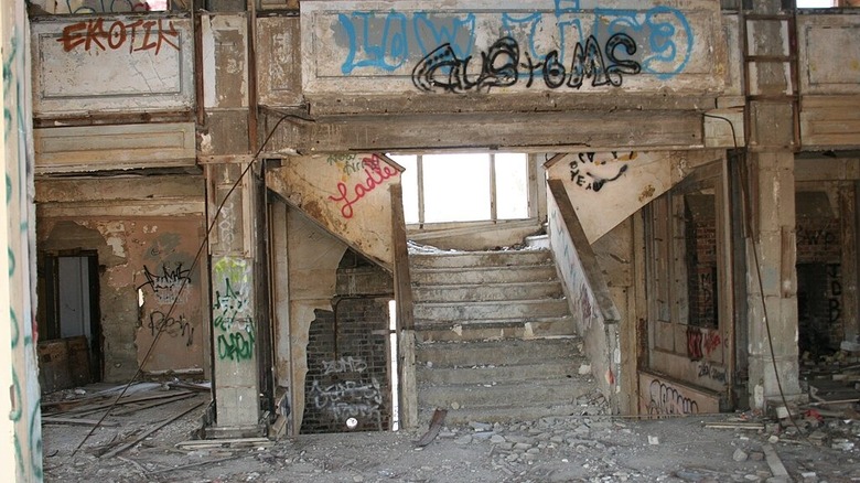 Graffiti in the interior of Byron Hot Springs Hotel