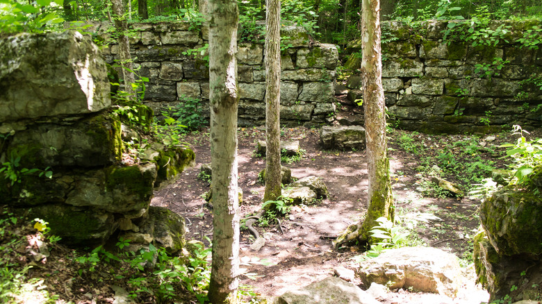 Stone ruins in Old Stone Fort State Archaeological Park