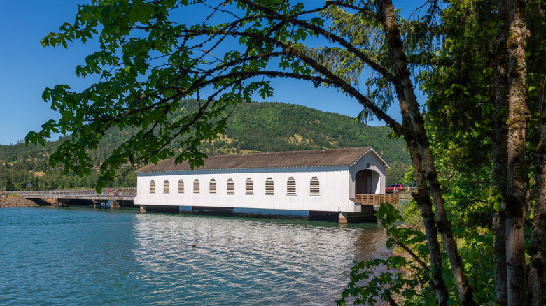 Lowell covered bridge crossing Dexter Lake